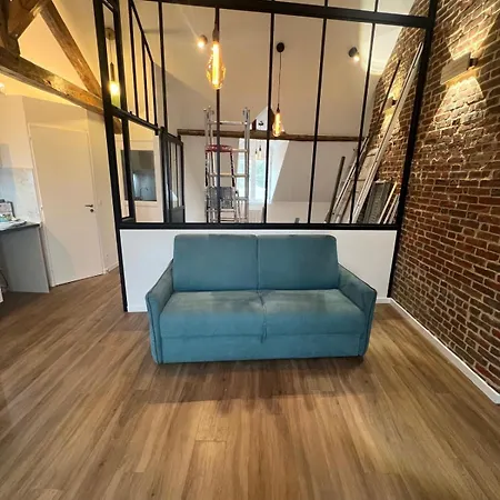 Nid Elegant - Vue Chapelle Et * Étretat