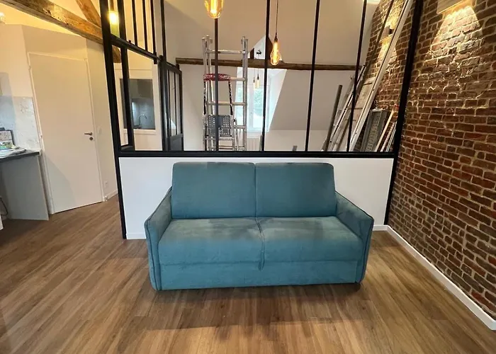 Nid Elegant - Vue Chapelle Et * Etretat