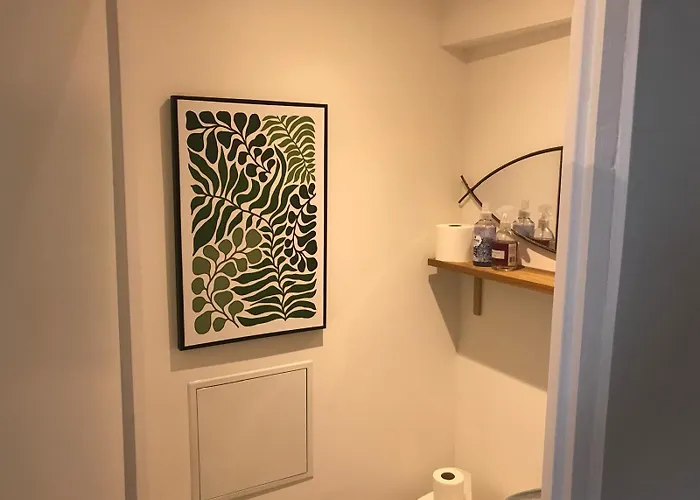 Nid Elegant - Vue Chapelle Et Etretat